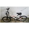 Image 5 : WHITE NAKAMURA BIKE