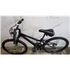 Image 6 : BLACK AND GREEN BIKE