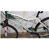 Image 2 : GREEN WHITE RALEIGH BIKE