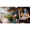Image 1 : TOTE OF AQUARIUM AND FISH SUPPLIES