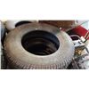 Image 2 : SET OF 4 AVALANCHE 275/65 R18 TIRES