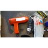 Image 4 : SANDBLASTER HEAD GLUE GUN AND HEAT GUN