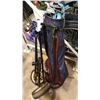 Image 1 : GOLF CLUBS ON CART