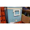 Image 2 : BLUE METAL COLEMAN COOLER