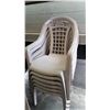 Image 1 : 6 PATIO CHAIRS