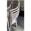 Image 4 : 6 PATIO CHAIRS