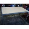 Image 1 : IRON FRAME WOOD TOP SHOP TABLE