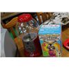 Image 1 : 2 VINTAGE GUMBALL MACHINES