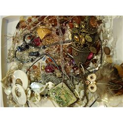 TRAY OF JEWELRY