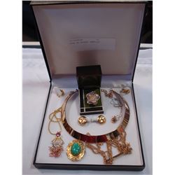 CASE OF ESTATE JEWELLRY