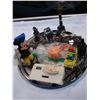 Image 2 : TRAY OF VINTAGE COLLECTIBLES