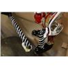 Image 3 : LOT OF ART GLASS CLOWNS AS IS AND GREEN GLASS DECANTER SET