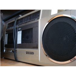 SANYO M-W1 BOOMBOX