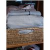 Image 1 : 2 KINGSIZE DUVET COVERS - PINK STRIPED RALPH LAUREN AND BLUE STRIPED W/ SHAMS