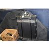 Image 1 : PROFESSIONAL POKER SET AND TABLE