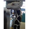 Image 2 : WHITE GIRRAFFE FIGURE