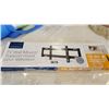 Image 1 : NEW OVERSTOCK INSIGNIA 13-32 INCH FIXED POSITION TV WALL MOUNT