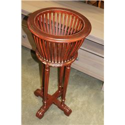 BASKET PLANT STAND