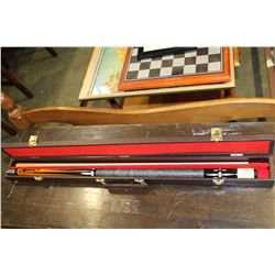 VINTAGE NATIONAL POOL CUE 19 OZ INC CASE