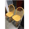 Image 2 : 2 HOOPBACK CHAIRS