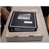 Image 1 : BOX AND BINDER OF HOCKEY CARDS