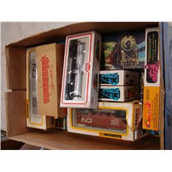 HO SCALE TRAIN CARS BACHMANN, ATLAS, IN BOX