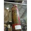 Image 4 : SHAVING STAND AND FIRE EXTINGUISHER