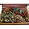 Image 2 : ESTATE LOT OF JEWELRY