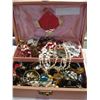 Image 2 : ESTATE LOT OF JEWELRY
