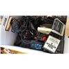 Image 2 : LARGE LOT OF ATARI GAMES AND CONTROLLERS DONKEY KONG ETC