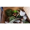 Image 2 : TOTE OF COLLECTIBLES AND BIRD FIGURE