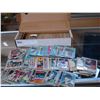 Image 2 : SHOE BOX OF HOCKEY CARDS 72-82 APROX 600 CARDS