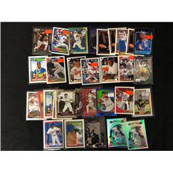 BASEBALL TRADING CARDS LOT