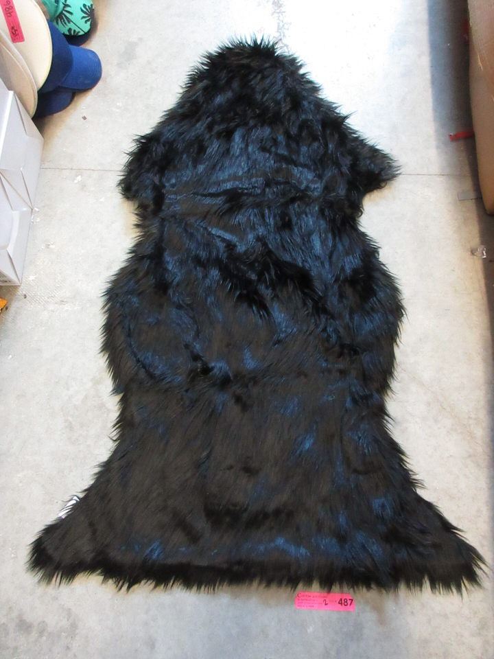 2 New Style in Form Fun Fur Throw Rug - Black