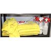 Image 1 : LOT OF CLOTH TOWELS AND SPRAY BOTTLES