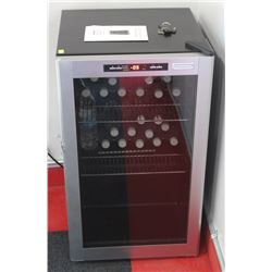 CUISINART BEVERAGE CENTER MINI FRIDGE