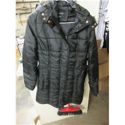 New Women's Winter Coat size Medium