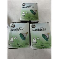 3 New GE Floodlight 85 Great for Chrismas lighting / green