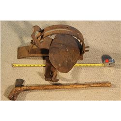 AUTHENTIC POACHER'S GIN TRAP AND AX