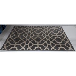 PATTERNED RUG