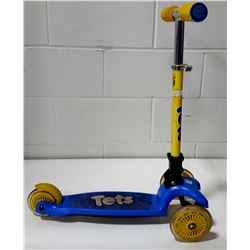 TOTS THREE WHEEL SCOOTER