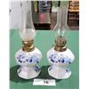 Image 1 : 2 PORCELAIN OIL LAMPS