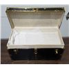 Image 2 : SHIPPING TRUNK
