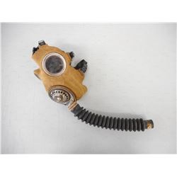 CANADIAN WWII GAS MASK