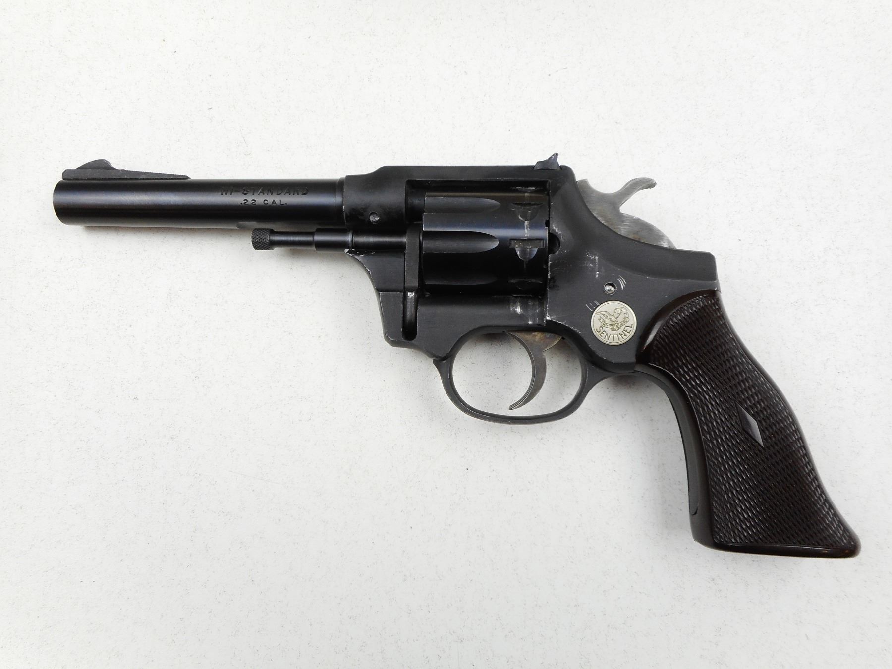 High Standard R100 HIGH STANDARD , MODEL: SENTINEL R100 , CALIBER: 22 LR