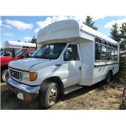 2004 FORD E450 HANDICAP BUS