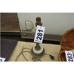 MARBLE BASE/CAST LAMP
