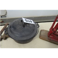 MCCLARY DRIP TOP DUTCH OVEN