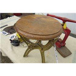 OAK SIDE TABLE/STOOL WITH METAL BASE