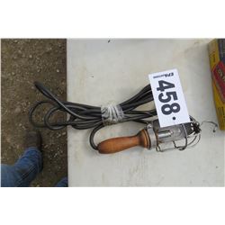 WOOD HANDLED TROUBLE LIGHT